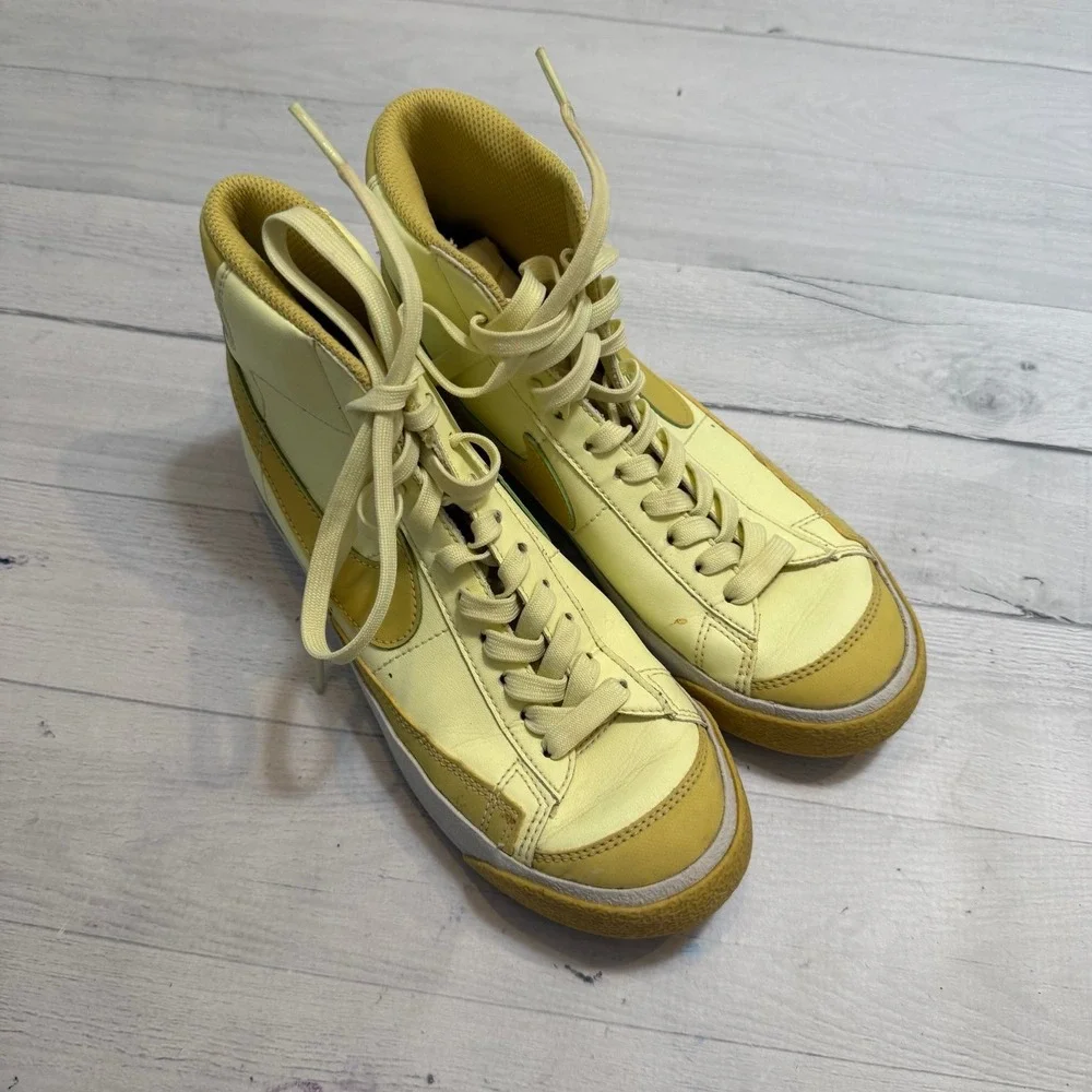 Nike Blazer Mid 77 SE Big Kids‎ Shoes Sneakers Size 4.5 youth Citron